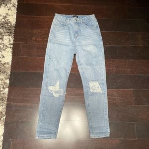 NastyGal distressed 90s Mom Jean Size US4